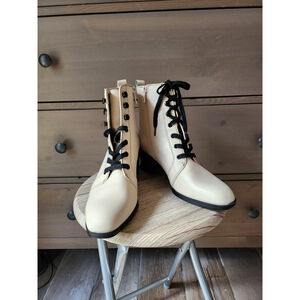 Women's Naturalizer Boots, Size 7, Beige
